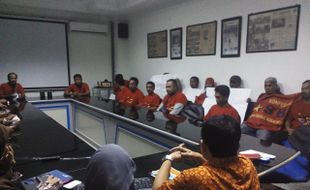 FOTO AKSI SERIKAT BURUH : Konfederasi Serikat Buruh Indonesia Berkunjung ke Solopos