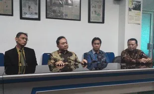 KUNJUNGAN PEJABAT : Zulkifli Hasan Dukung Pelaksaan Bela Negara