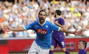 HASIL LIGA SERIE-A ITALIA : Napoli Taklukkan Fiorentina 2-1