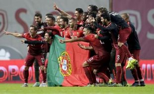 HASIL LAGA SEPAK BOLA 9 OKTOBER : Irlandia Utara dan Portugal Lolos ke Final Euro 2016