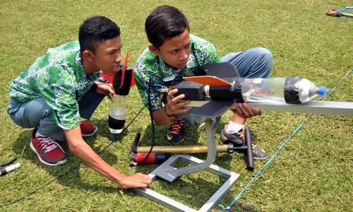 KOMPETISI ROKET AIR : 59 Tim Meriahkan Lomba Roket Air di Magelang