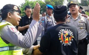 SURAN AGUNG : Kapolres Madiun Bentak Warga SH Winongo, Begini Kejadiannya…