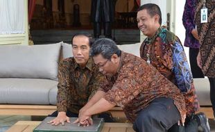 1 TAHUN JOKOWI-JK : Kepuasan Terhadap Jokowi: SMRC 51,7%, Indo Barometer 46%