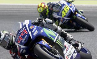 MOTOGP JEPANG 2015 : Ada Sinyal Laga Sengit Rossi-Lorenzo