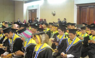 WISUDA STIES : STIES Arahkan Lulusan Menjadi Wirausaha