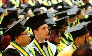 KAMPUS JOGJA : Wisudawan UMY Asal Australia Lulus Tercepat