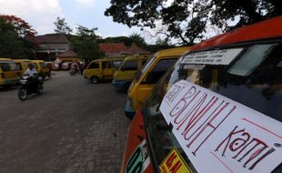 PENATAAN TRANSPORTASI SOLO : Negosiasi Trayek Baru Angkuta Temui Jalan Buntu