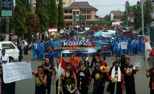 PEMBAKARAN REOG : Ribuan Seniman Ponorogo Turun Jalan Tuntut Permintaan Maaf