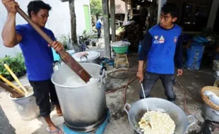 FOTO ANGIN KENCANG BLITAR : Begini Puting Beliung Hajar Blitar