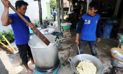 FOTO ANGIN KENCANG BLITAR : Begini Puting Beliung Hajar Blitar