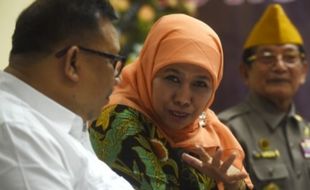 Khofifah Bertemu Jokowi Rabu Pagi, Mau Mundur dari Mensos?