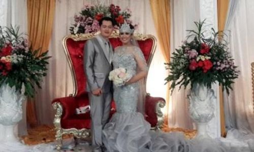 KABAR ARTIS : Nikah dengan Ferry, Begini Komentar Ely Sugigi