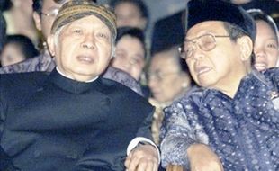 PAHLAWAN NASIONAL : Mensos Sebut Nama Gus Dur dan Pak Harto Masih Diendapkan