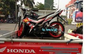 SEPEDA MOTOR HONDA : Sonic 150R Pakai Striping Marco Simoncelli?