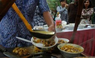 KENAIKAN HARGA PANGAN : Pedagang Kuliner di Solo Siasati Kenaikan Harga Daging Sapi