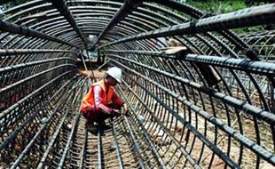 INFRASTRUKTUR JATENG : Bangunan Jalan dan Jembatan, Pemprov Jateng Teken Kontrak Rp20 M