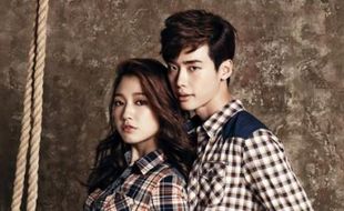 K-POP : Jong Suk dan Park Shin Hye Kembali Bersama Hadiri Acara Penghargaan 