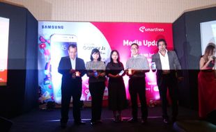 AKSES INTERNET : Samsung-Smartfren Hadirkan 4G LTE di Galaxy J2