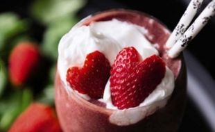 RESEP MASAKAN : Segar dan Sehat, Ini Cara Bikin Red Velvet Smoothie 