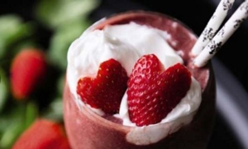 RESEP MASAKAN : Segar dan Sehat, Ini Cara Bikin Red Velvet Smoothie 