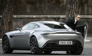 MOBIL JAMES BOND : Modal Rp300.000 Bisa Nonton Mobil Asli James Bond, Mau?