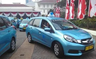 MOBIL HONDA : Jual Mobilio untuk Taksi, Honda Mengaku Untung