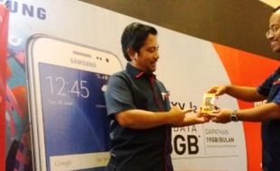 PAKET BUNDLING SMARTFREN : Bundling Samsung, Smartfren Bidik Penjualan 500.000 Unit