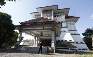 MUSEUM KERIS SOLO : Operasional Museum Keris Molor, Ini Penyebabnya