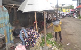 PASAR IR SOEKARNO : Pedagang Minta Pemasangan Papan Larangan Berjualan di Trotoar