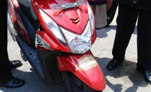 FOTO PENGGELAPAN MADIUN : Motor Berstiker Paguma Digelapkan