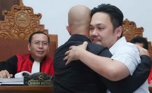 Sepakat Damai, Ahmad Dhani Tunjuk Farhat Abbas Jadi Pengacara