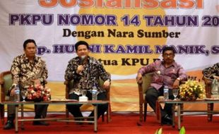 FOTO PILKADA 2015 : Ketua KPU Sosialisasi di Blitar