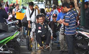 FASILITAS PUBLIK SOLO : Guiding Block Belum Ramah Penyandang Disabilitas