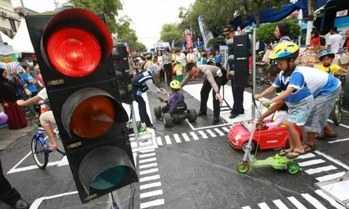 FOTO LALU LINTAS JOGJA : Disini Tempat Anak Kenal Rambu Sejak Dini