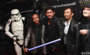 STAR WARS THE FORCE AWAKENS : Ini Adegan Trio The Raid di Film Ke-7 Star Wars