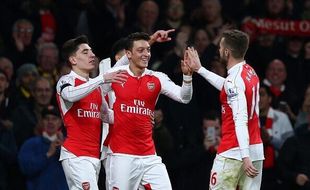 LIGA INGGRIS 2015/2016 : Babak I: Arsenal Unggul 0-2 Atas Everton