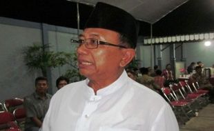 PILKADA 2015 : KPU Undang Calon Tunggal Pilkada Kabupaten Blitar Hitung Suara