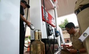 HARGA BBM : Enggan Ikuti Malaysia, Pertamina Belum Turunkan Harga BBM