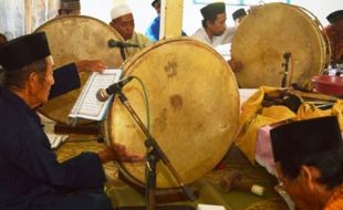 FOTO MAULID NABI MUHAMMAD : Seni Gembrung Digelar di Madiun