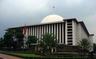 TOLERANSI BERAGAMA : Pihak Masjid Istiqlal Sediakan Parkir Mobil untuk Gereja Katedral