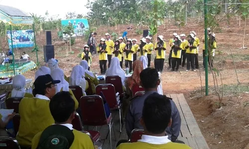 FOTO HARI MENANAM POHON : Begini Serunya Green Camp di Madiun