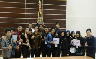 KAMPUS JOGJA : Tim FH UMY Raih Juara 1 dan The Best Speaker