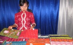 INDUSTRI KREATIF KEDIRI : Tenun Ikat Kediri Diimpikan Mendunia, Bisakah?