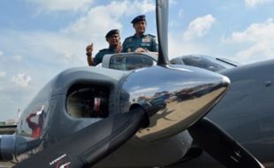 FOTO ALUTSISTA TNI : Inilah G58 Baron, Pesawat Terbaru TNI AL