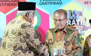 HARI ANTIKORUPSI : Kemendikbud Raih Penghargaan KPK