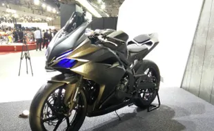 SEPEDA MOTOR HONDA: Harga CBR250RR Pepet Ninja 250, Benarkah?