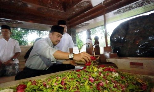 Foto Menpora Imam Nahrawi Ziarahi Soekarno