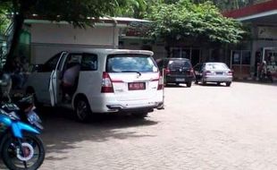 PERILAKU PEJABAT : Member Ngawi Bergerak Ramai Bahas Mobil Pelat Merah di Jalur Wisata Malang