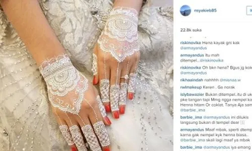 INSTAGRAM ARTIS : Ups, Henna Putih Nabila Syakieb Dikira Sarung Tangan