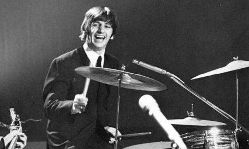 KABAR ARTIS : Drum Kit Ringo Starr Terjual Rp30,4 Milliar